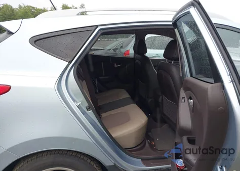 2011 Hyundai Tucson Gls z USA, uszkodzony, nr VIN KM8JU3ACXBU262313